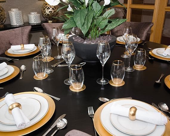 private-dining-table
