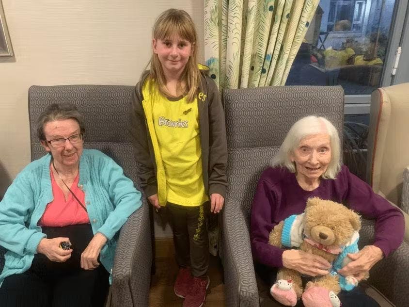 resident-with-brownies-guides